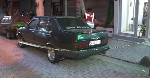 Motosikletle geldiler, kuaföre kurşun yağdırıp kaçtılar