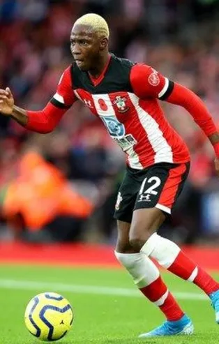 Sol kanat arayışında olan Beşiktaş’ta listeye yeni bir isim daha eklendi! Boupendza olmazsa hedef Djenepo...