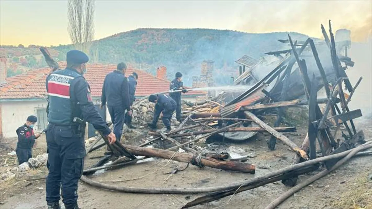 Kütahya'da feci yangın! 10'dan fazla ev küle döndü