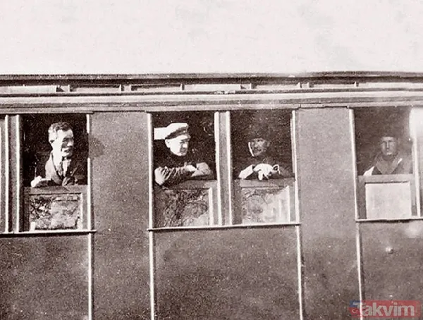 Kocatepe'de Şafak Sökerken Başkomutan Mustafa Kemal, 26 Ağustos Sabahı Genelkurmay Başkanı Fevzi Paşa (Çakmak), Batı Cephesi Komutanı İsmet Paşa (İnönü) İle...