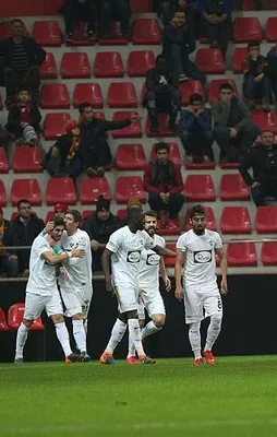 Akigolar yarı finalde!