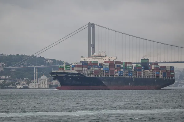 ukraynadan-yola-cikan-ticari-gemi-istanbulda-msb-tahil-tasimiyor-1692345479556.jpg Ukrayna'dan yola çıkan ticari gemi İstanbul'da! MSB: Tahıl taşımıyor-4