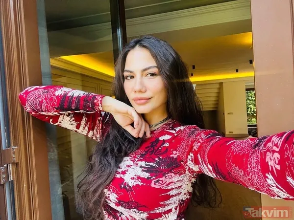 Demet Özdemir bornozuyla İstanbul sokaklarını turladı! Oğuzhan Koç’un biricik eşine bakın! “Bir elimde cımbız bir elimde ayna...” - 25