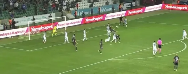 besiktas-giresunsporu-tayyip-talha-sanucun-muhtesem-rovesata-goluyle-yendi-1665259967313.jpg Beşiktaş Giresunspor'u Tayyip Talha Sanuç'un muhteşem röveşata golüyle yendi-13