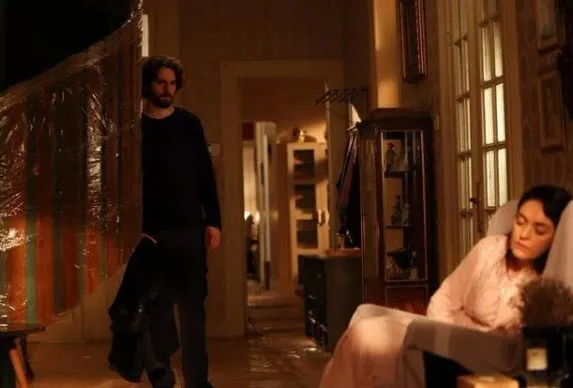 Masumlar Apartmanı biletini çat diye kesti diziden ayrıldı! TRT 1'de bu vedayı kimse beklemiyordu kimse ne oluğunu anlamadı-5