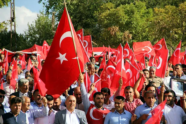 Diyarbakır'da teröre lanet yürüyüşü-4