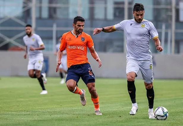 Süper Lig'in 2019-20 sezonu şampiyonu Başakşehir'in rotası yeniden zirve-7