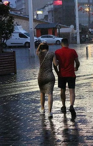 Son dakika: İstanbullular güne yağmurla uyandı