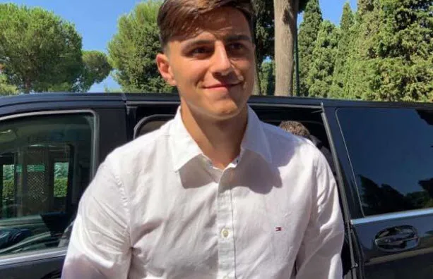 Eljif Elmas yeni takımı Napoli'nin kulüp binasında görüntülendi!-3