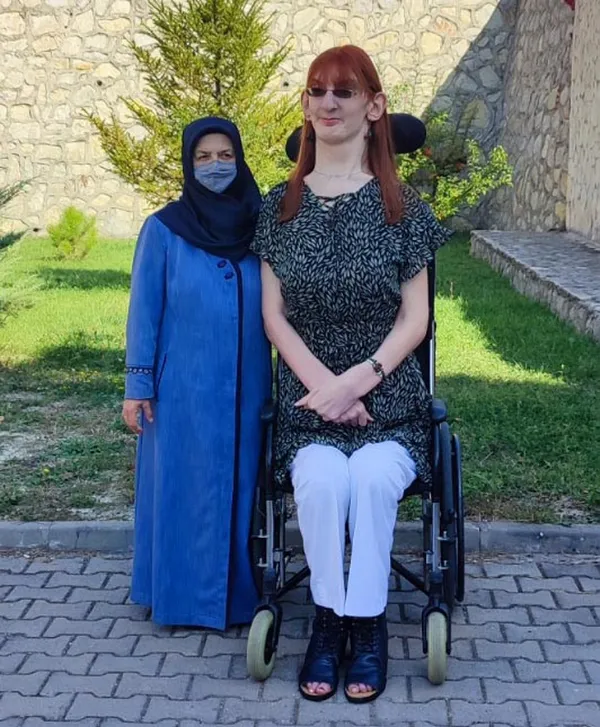 dunyanin-en-uzun-erkegi-sultan-koseden-dunyanin-en-uzun-kadini-rumeysa-gelgiye-cagri-gel-turkiyeyi-birlikte-ta-1644821481851.jpg Dünyanın en uzun erkeği Sultan Köse'den dünyanın en uzun kadını Rumeysa Gelgi'ye çağrı: Gel Türkiye'yi birlikte tanıtalım-6