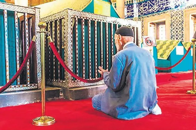 Prof. Dr. Nihat Hatipoğlu kaleme aldı: Mezarda bizi neler bekliyor