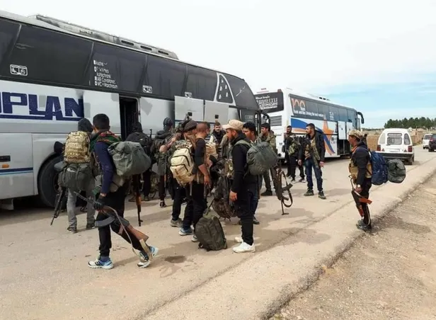 Suriye'de şok görüntü! Otobüslerle Afrin'e gidiyorlar-2