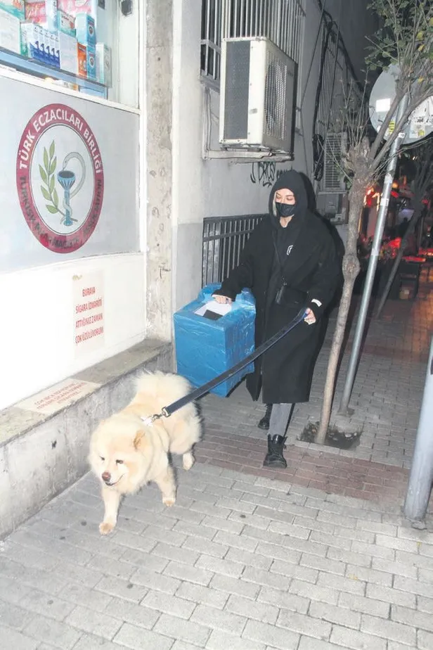 1637606598555.jpeg Bülent Ersoy ile tahliye olan müzisyenler arasında ipler koptu! Diva konser için orkestra bulamıyor-5
