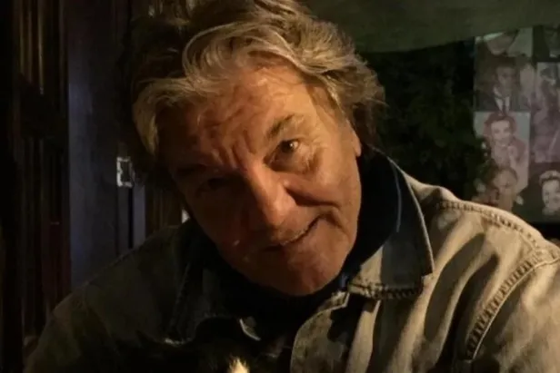 kazim-aksar-oldu-mu-neden-oldu-hastaligi-neydi-kazim-aksar-kimdir-yagmur-tanrisevsin-ve-hatice-aslan-ile-birli-1677574445835.jpeg Kazım Akşar öldü mü, neden öldü? Kazım Akşar kimdir, nereli? Yağmur Tanrısevsin ve Hatice Aslan ile aynı dizide oynamıştı!-8