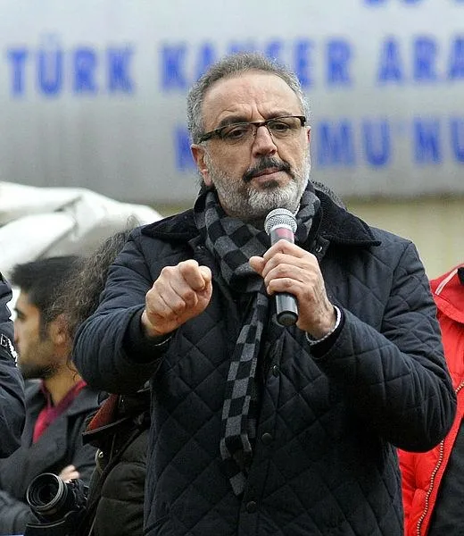 DSP Genel Başkanı Önder Aksakal ile DEM Partili Sırrı Sakık'ın Meclis'teki tartışması bahçeye taştı: "Eşkıyalığı dağlarda yap burada değil"-4