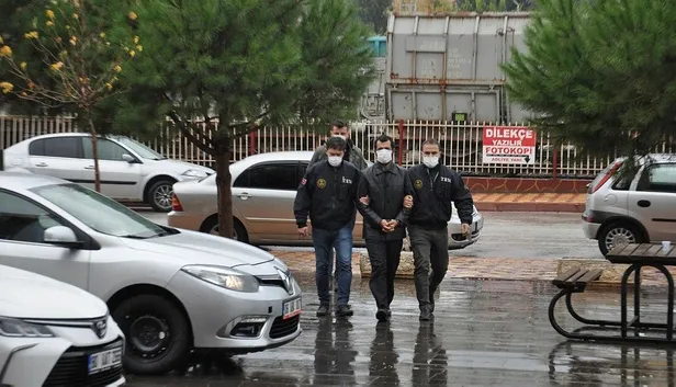 Son dakika: Kırmızı bültenle aranırken yakalanan FETÖ şüphelisi Mehmet Fatih Cihan adliyede!-2