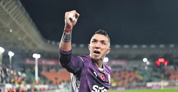 Muslera şampiyonluk modunu açtı!