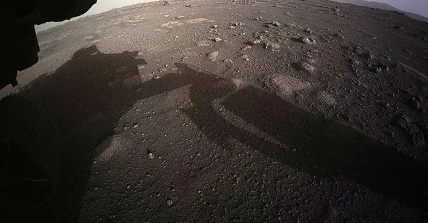 Mars’a ulaşan keşif aracı Perseverance’ten gelen yeni fotoğrafları yayınladı: Canlı olarak 930 milyon kişi izledi