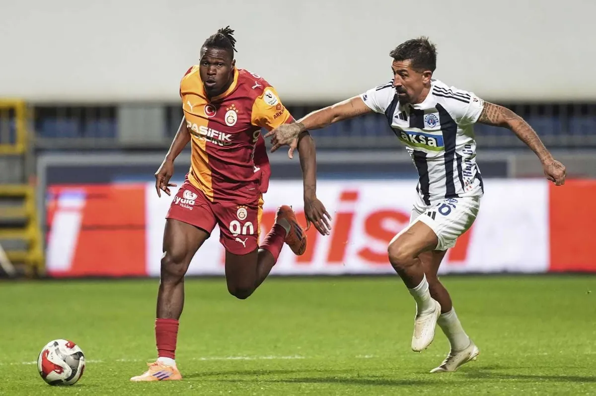 galatasarayda-singo-icin-ayrilik-plani-1789540655388.jpeg Galatasaray'da ayrılık yakın! Yerine oyuncu bakılıyor-3