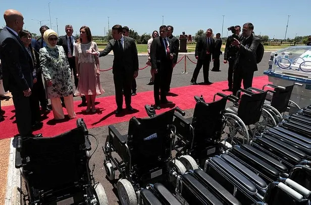 Emine Erdoğan, Paraguay'da TİKA'nın yaptığı yardımların teslim programına katıldı-2
