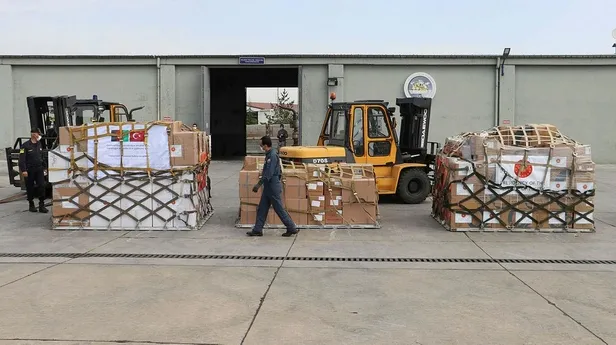 Son dakika: Türkiye'den Afganistan'a tıbbi malzeme yardımı!-3