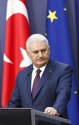 Başbakan'dan FETÖ'cüleri savunan muhabire ayar