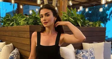 Özge Yağızın bikinili fotoğrafı sosyal medyayı salladı annesi Özgeyi de gölgede bıraktı! Sevgilisiyle evlenmeye hazırlanan Özge...