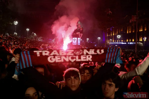 Trabzonspor taraftarı şampiyonluğu kutluyor! Renkli görüntüler... - 15