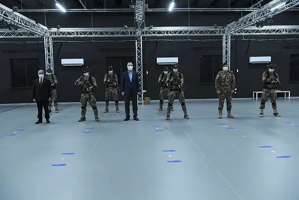 İçişleri Bakanı Süleyman Soylu, Sanal Taktik Eğitim Merkezi'ni ziyaret etti: Özel Harekatımıza çok yakıştı-1