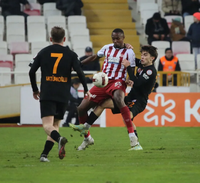 Galatasaray Sivasspor deplasmanından 3 puanla çıktı! - 6