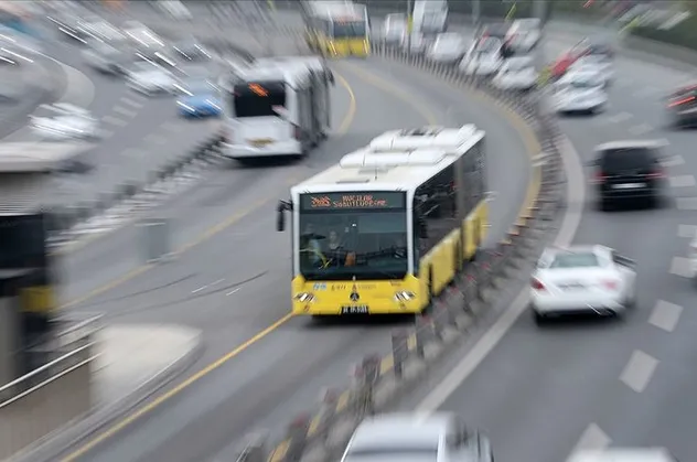 Bir yanda borç yüzünden sefere çıkarılmayan İETT otobüsleri diğer yanda PR'a harcanan 16 milyon TL! CHP'li Ekrem İmamoğlu'nun belediyeciliği