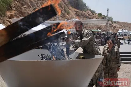 Terör örgütü PKK silahları yaktı... Bese Hozat kazan başında! Tarihi görüntüler...