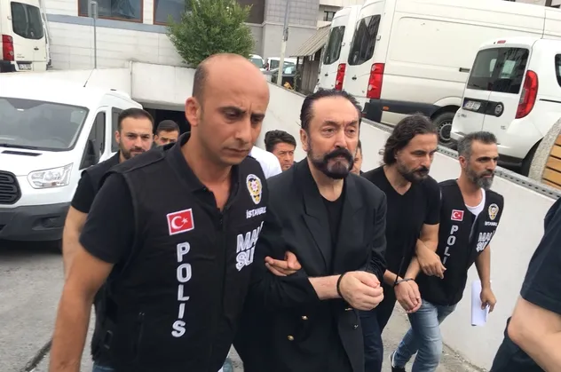 Adnan Oktar adliyeye sevk edildi