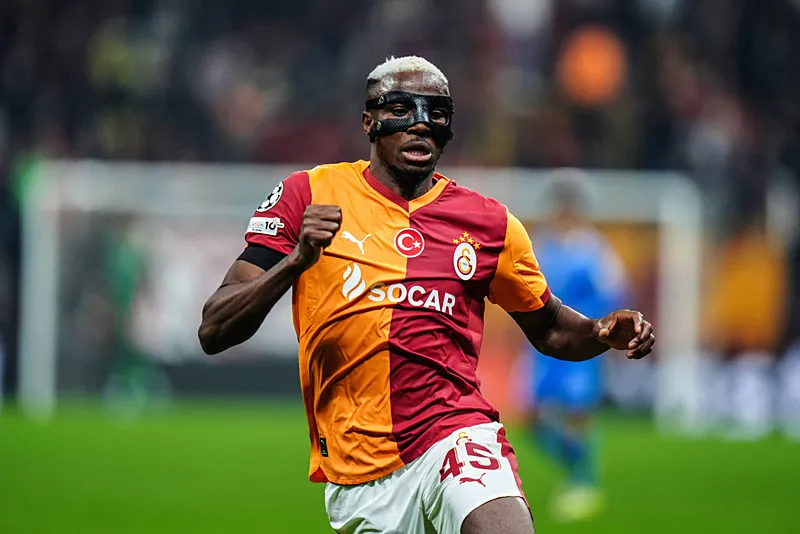 Victor Osimhen hayatını anlattı: İki parmak hayatımı kurtardı - 10