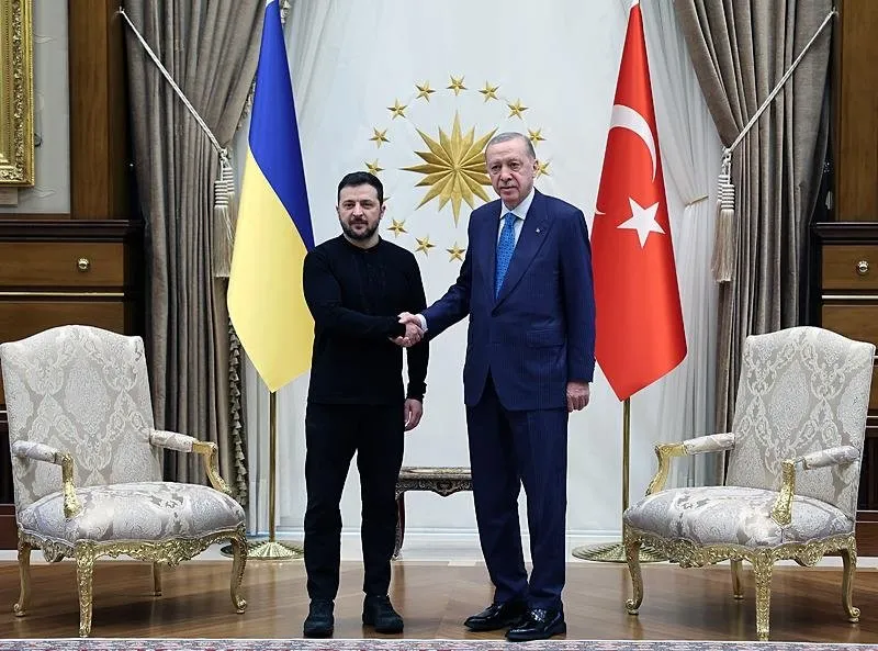 Başkan Recep Tayyip Erdoğan, Ukrayna Devlet Başkanı Volodimir Zelenskiy'i Cumhurbaşkanlığı Külliyesi'nde resmi törenle karşıladı. (AA)