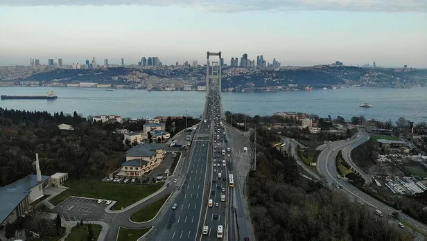 Son dakika: Koronavirüsten etkilenen İstanbul trafiği drone ile havadan görüntülendi | İstanbul yol durumu-2