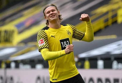 Erling Haaland için zor diye bir şey yok! Borussia Dortmund'un gol makinesi 3 tane topu üst üste dizdi sonrasında yapılmazı yaptı-3