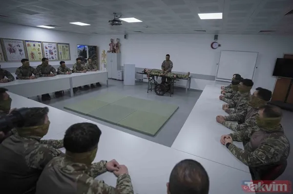 "Bordo bereliler"in karagahından özel görüntüler... "Hayat kurtaran" eğitimden böyle geçiyorlar... - 43