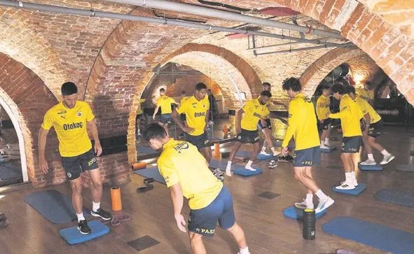 Trabzonspor'un yeni transferleri Dimitrios Kourbelis iddialı konuştu: İz bırakmak istiyorum-7