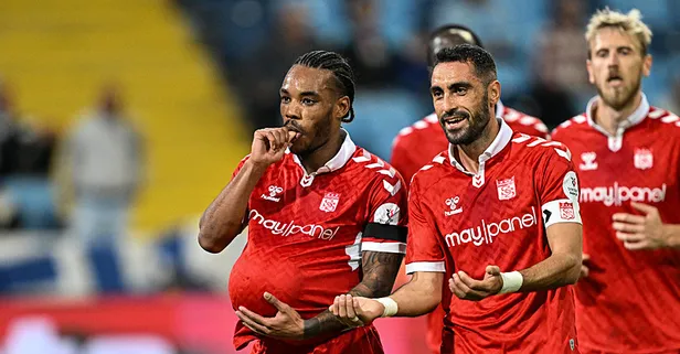 6 gollü düello Yiğidoların! Sivasspor Adana Demirspor'u 4-2 yendi