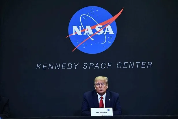 SpaceX'in ilk insanlı uzay mekiği denemesi hava koşulları nedeniyle ertelendi-2