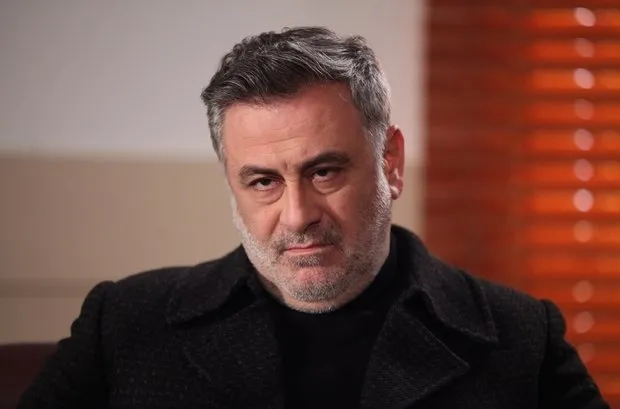 yali-capkininda-kombo-vedalar-gemiyi-terk-eden-edene-o-gitti-bu-gitti-derken-simdi-de-1719560094833.jpg Yalı Çapkını'nda gemiyi terk eden edene! O gitti bu gitti derken şimdi de...-6