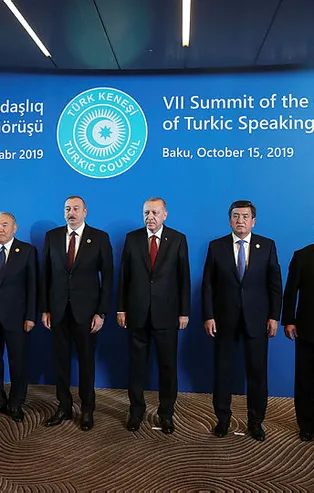 Türk Konseyi 7. Zirvesi'nde aile fotoğrafı