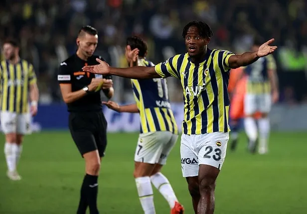 fenerbahce-basaksehir-karsilasmasindaki-tartismali-penalti-kararini-erman-toroglu-degerlendirdi-bunlar-futbolu-1666473575765.jpeg