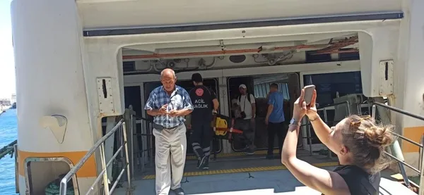 son-dakika-sehir-hatlari-vapuru-karakoy-iskelesine-carpti-yaralilar-var-1656760738804.jpg SON DAKİKA: Şehir Hatları Vapuru Karaköy İskelesi'ne çarptı! Yaralılar var-8