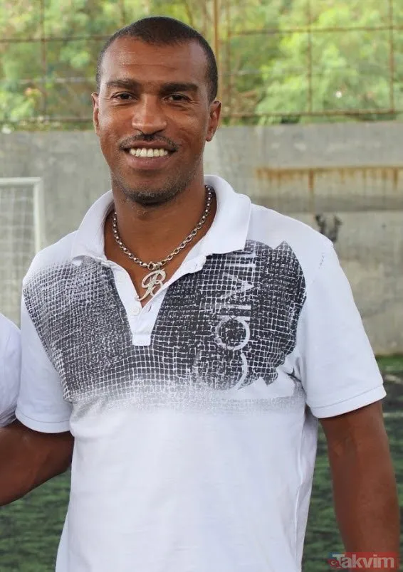 Hugo lakaplı eski Galatasaraylı Suat Kaya 20 yıllık peruğu çıkarmış