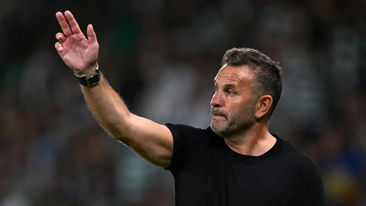 Okan Buruk'tan Sporting Lizbon maçı sonrası hakem tepkisi: Her şeyiyle aleyhimize çalıştı