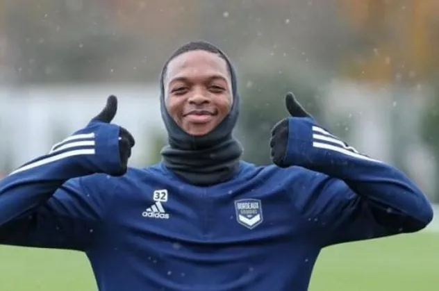 Fenerbahçe, Bordeaux forması giyen 19 yaşındaki kanat oyuncusu Dilane Bakwa'ya kanca attı