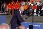 ABD Başkanı Joe Biden yine düşüyordu! Sosyal medyada alay konusu oldu