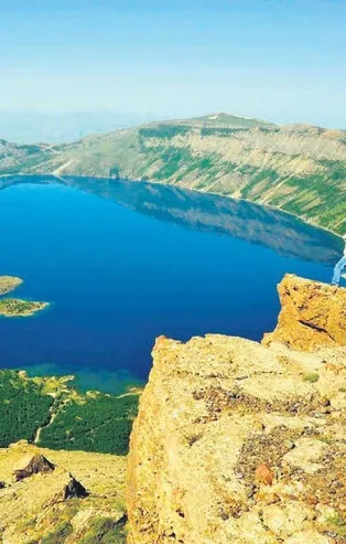 Nemrut Krater Gölü’nün eşsiz güzelliği! "Aman defineciler görmesin"